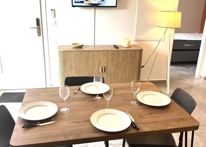 Les Hameaux De Saint Cyprien - Avec Jardin Et Piscine * Lecci